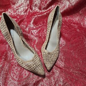 Ann Taylor Beige Lattice Heels 7